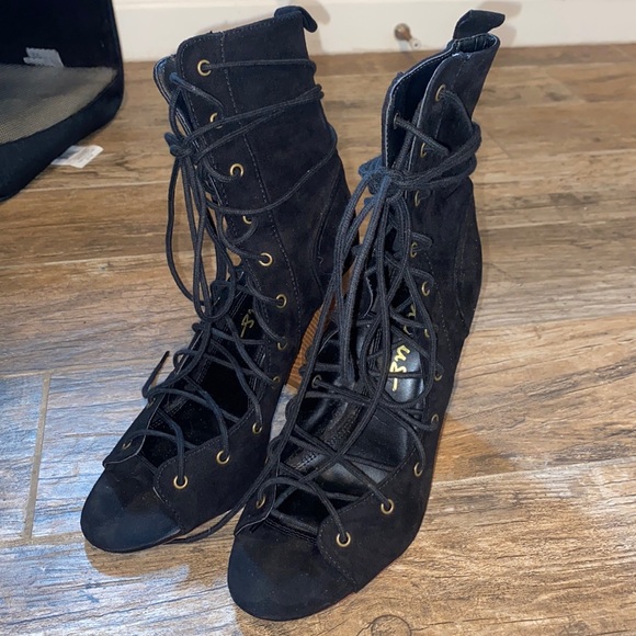 Lulus high heel booties - Picture 3 of 3